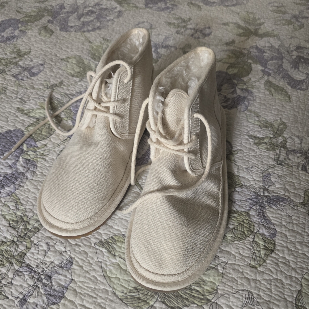 Mens size 12 Canvas Uggs
